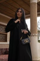 عباية مخمل طبقتين بكريب اسود