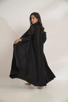 عبايه دبل كلوش ياقه مقلم اسود اسود