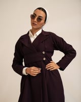 معطف بكسرات الوسط موف