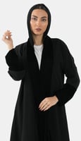 عبايه كريب اكمام وياقه اسفل مخمل - اسود