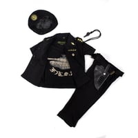 زي عسكري أسود