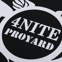 لبادة لون أبيض