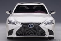 LEXUS LS500 h SONIC WHITE METALLIC/CRIMSON & BLACK...