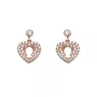 أقراط روز قولد كريستال بتصميم القلب المتألق