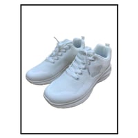 جزمة كوبرا الرياضية بيضاء