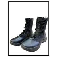 بسطار نايك أسود الجديد