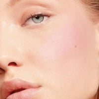 بلاشر أحمر خدود روزي جلو من ديور