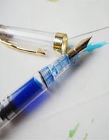 قلم حبر شفاف للتوقيع