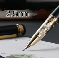 قلم حبر أسود وذهبي