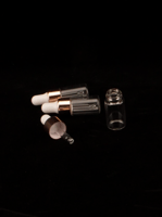 3 قطارات صغيرة 3 مل، ومعهم علبة بلاستيكية تفيد لحم...