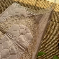 طقم مطرز-وردي فاتح