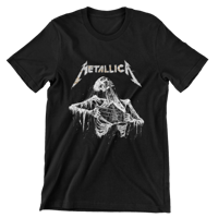 تيشيرت رجالي "Metallica" بتصميم موسيقي مميز