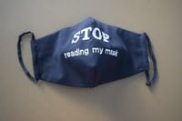 كمامة سوداء بتطريز ) (stop reading my mask)