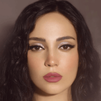 احمر شفاه سائل مقاوم للماء من نوره بو عوض - روز وو...