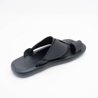 حذاء شرقي رجالي