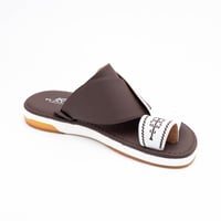 حذاء شرقي رجالي أنيق – لون عودي وأبيض