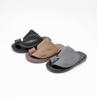 حذاء شرقي شبابي