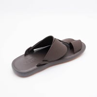 حذاء شرقي طبي، مزيج من الأناقة والراحة