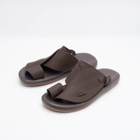 حذاء شرقي طبي، مزيج من الأناقة والراحة