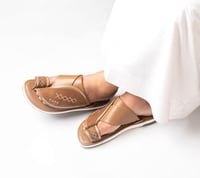 حذاء شرقي رجالي