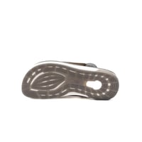 حذاء شرقي رجالي