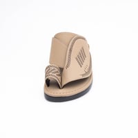 حذاء رجالي بطراز شرقي