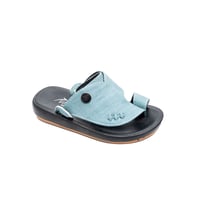 حذاء شرقي اطفال