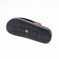 حذاء شرقي رجالي