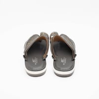 حذاء شرقي رجالي