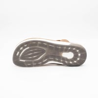 حذاء شرقي رجالي