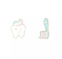 بروش طبيب/ة الاسنان قطعتين