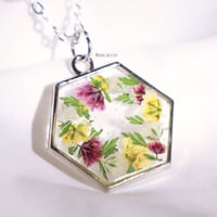 secret forest.h قلاده