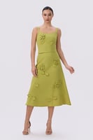 طقم ميدي أخضر بتفاصيل ورود