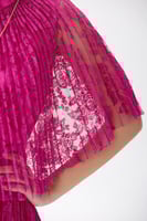 فستان دانتيل فوشيا بليسية