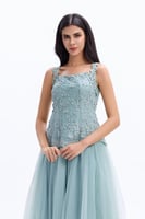 فستان ميدي تركوازي بتوب دانتيل وتنورة تول