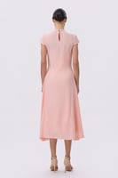 فستان ميدي وردي بتطريز زهور