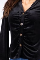 بلوزة مخمل أسود