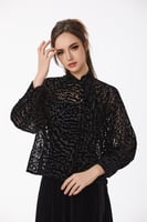 بلوزة طبعة مخمل بلوني الاسود والكحلي