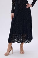 فستان ميدي دانتيل اسود عاجي بأكمام طويلة