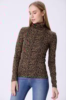 بلوزة استرتش