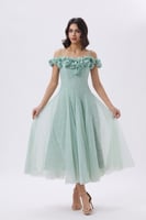 فستان اخضر فاتح