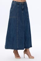 تنورة جينز واسعة بتفاصيل درزات