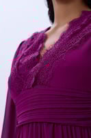 فستان شيفون ودانتيل