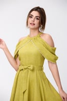 فستان كتان مع لؤلؤ