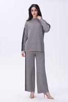 طقم رمادي بنقشة هندسية