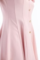 فستان كريب وردي بأزارير ذهبية