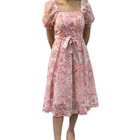 فستان اورغنزا بنقشة الورد