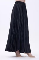 تنورة سوداء بتصميم مجعد انسيابي