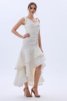 فستان دانتيل بثنيات