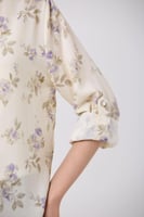 بلوزة شيفون بيج بنقشة الزهر